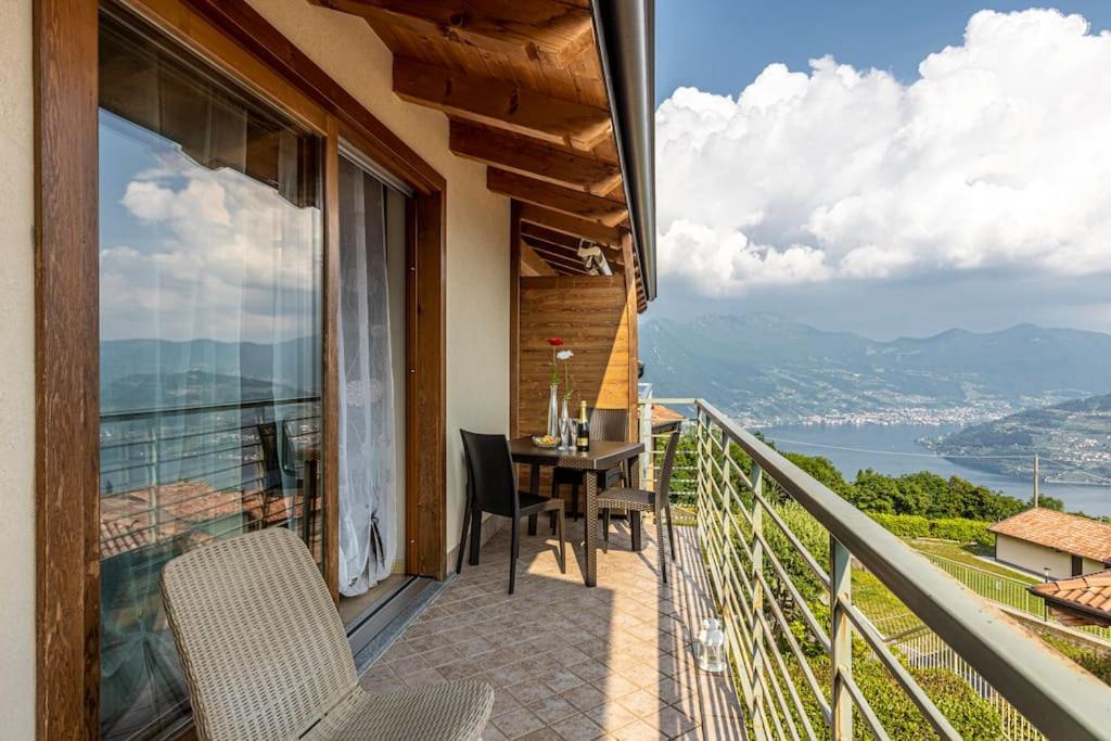 La Dolce Vita - Vista Lago E Piscina Parzanica Exteriér fotografie