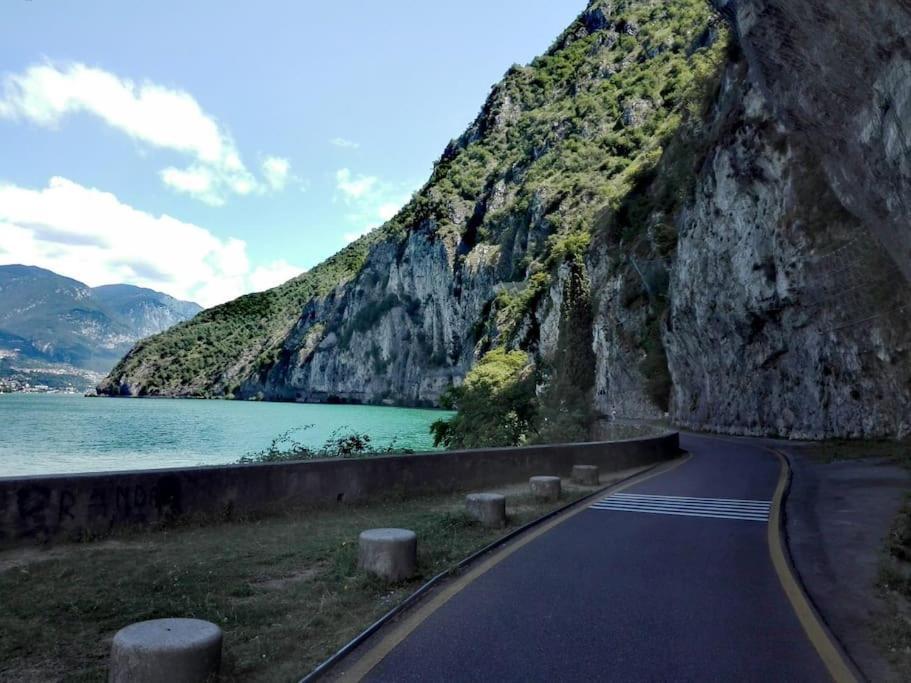 La Dolce Vita - Vista Lago E Piscina Parzanica Exteriér fotografie